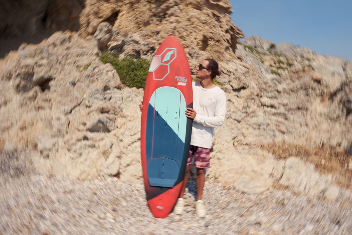 Tabou Super Yaka, lightwing, mid-length, down wind, Allround freeride, wingfoil board 2026, Wingsurf, wing, board, foil