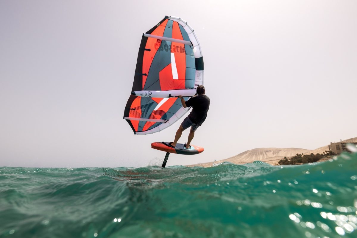 Tabou Super Yaka, lightwing, mid-length, down wind, Allround freeride, wingfoil board 2026, Wingsurf, wing, board, foil